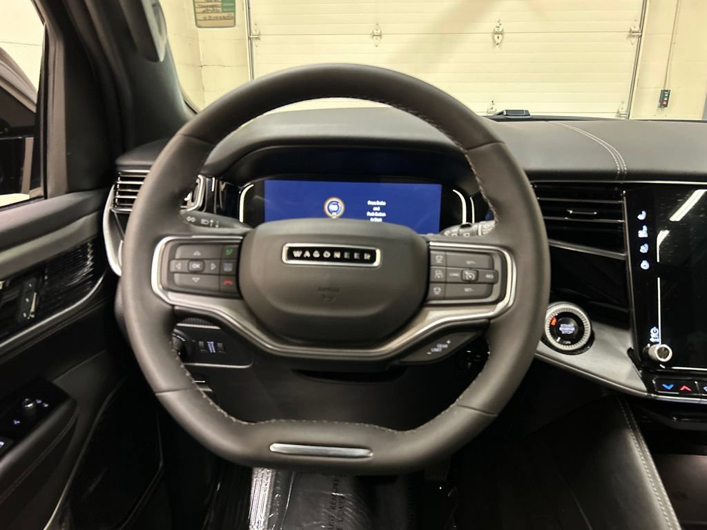 Used 2025 Jeep Wagoneer Series III w/ Premium Group I AWD/4WD image 19