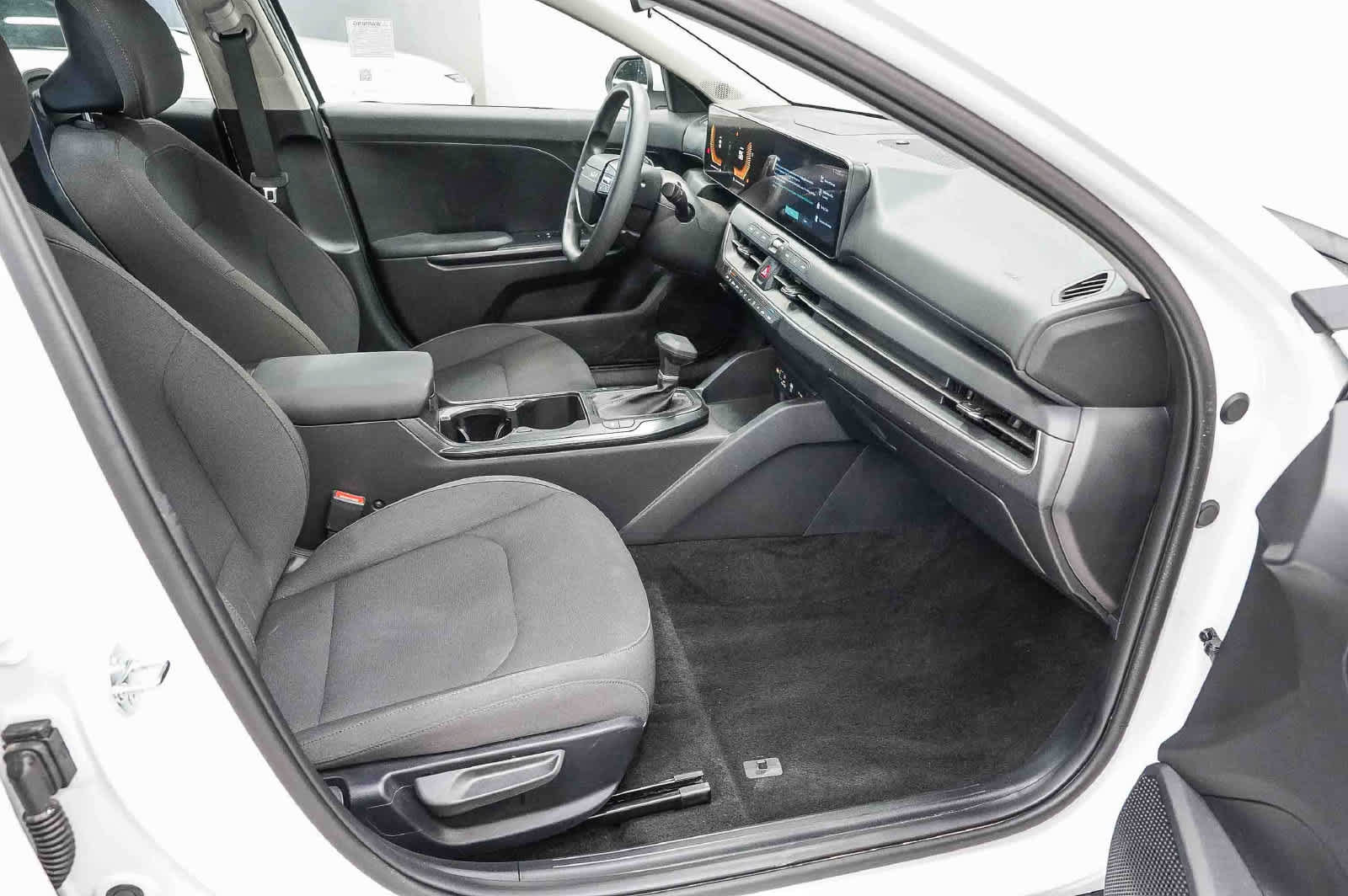 Used 2026 Kia K4 FWD image 15