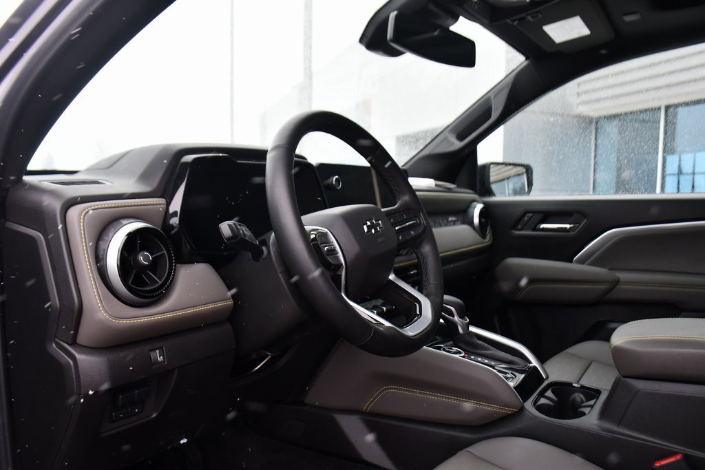 Used 2025 Chevrolet Colorado ZR2 image 11