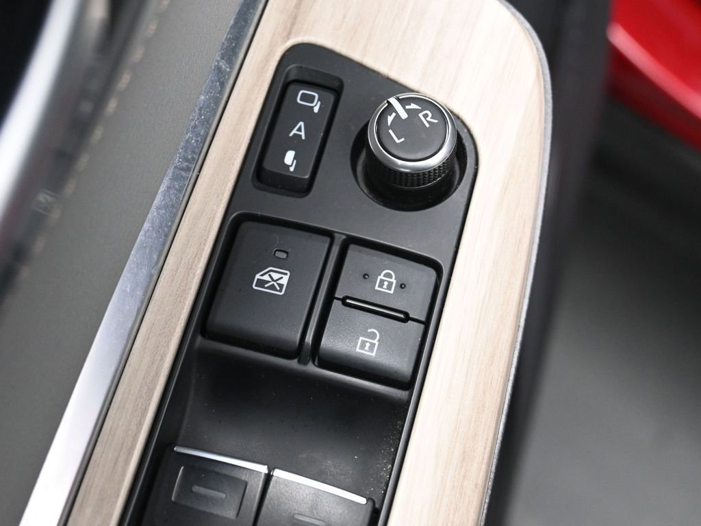 Used 2021 Toyota Venza XLE w/ Softex Package image 14