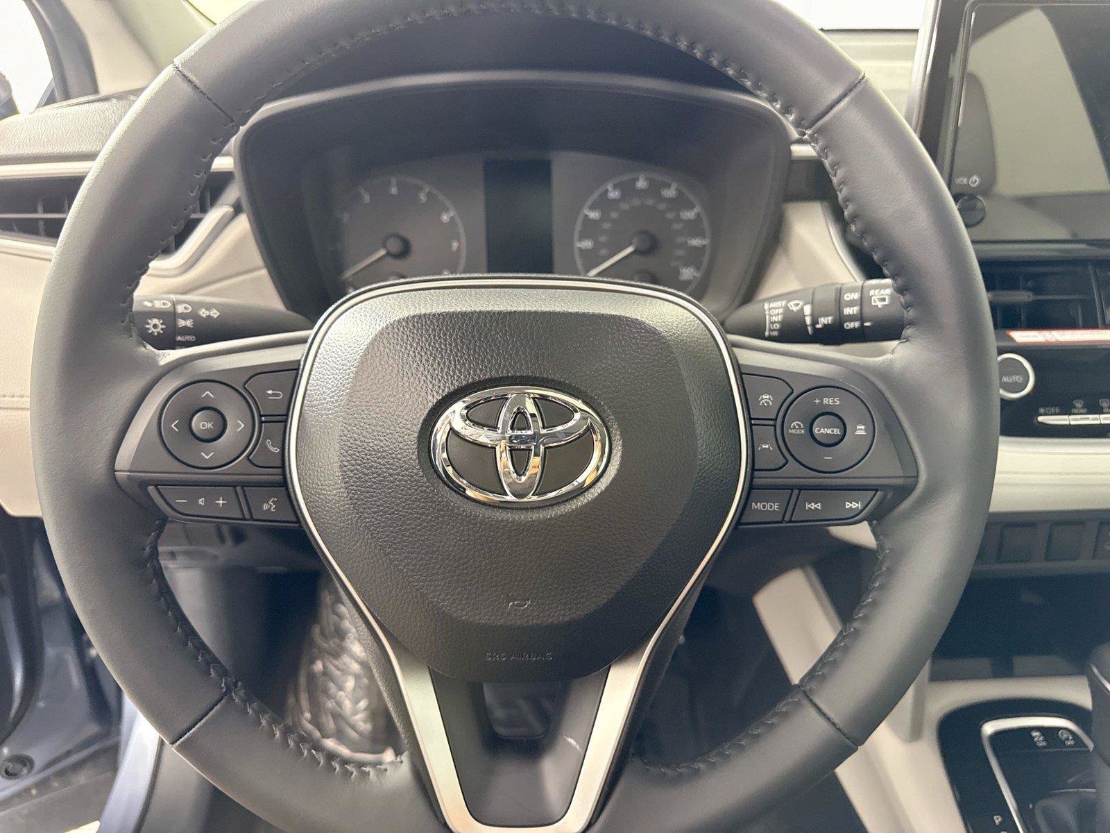 Certified 2025 Toyota Corolla Cross LE w/ Moonroof Package FWD image 16