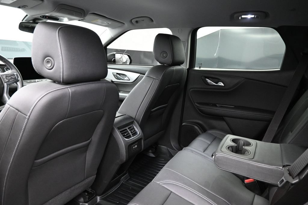 Used 2024 Chevrolet Blazer LT w/ Midnight/Sport Edition FWD image 20