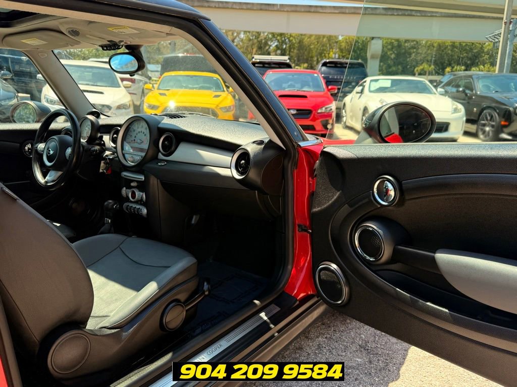 Used 2010 MINI Cooper Hardtop FWD image 22