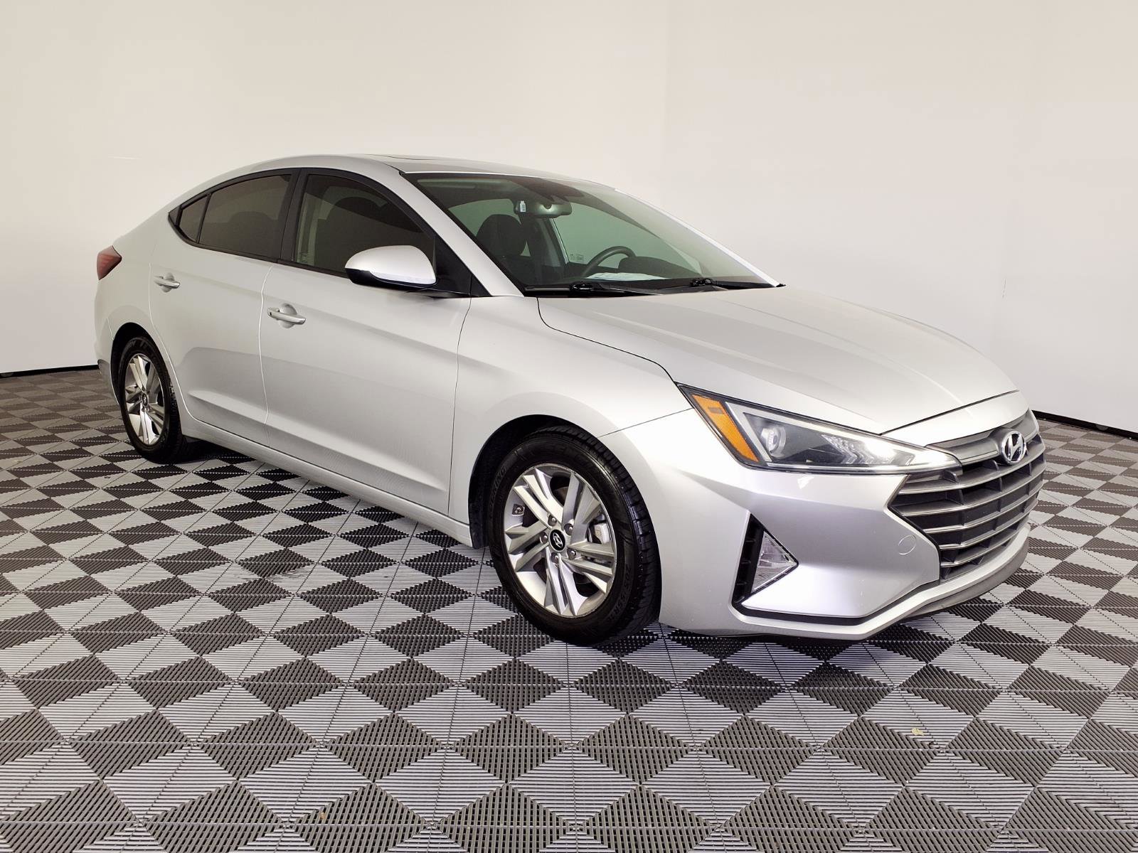 Used 2019 Hyundai Elantra Value Edition w/ Cargo Package FWD image 3