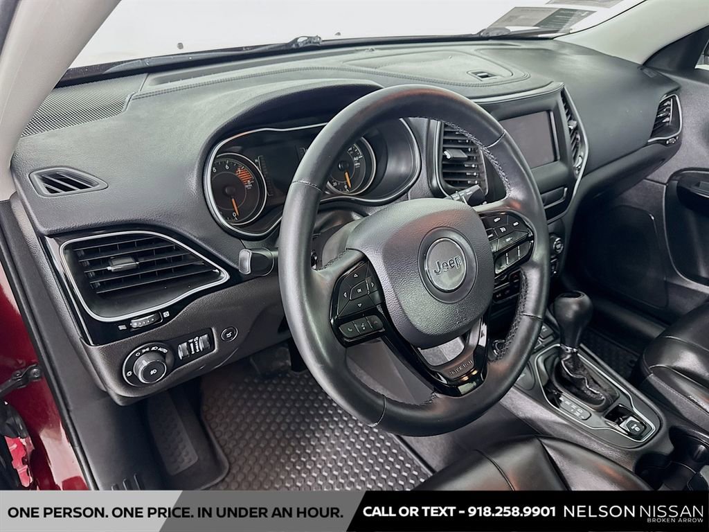 Used 2019 Jeep Cherokee Latitude Plus image 9