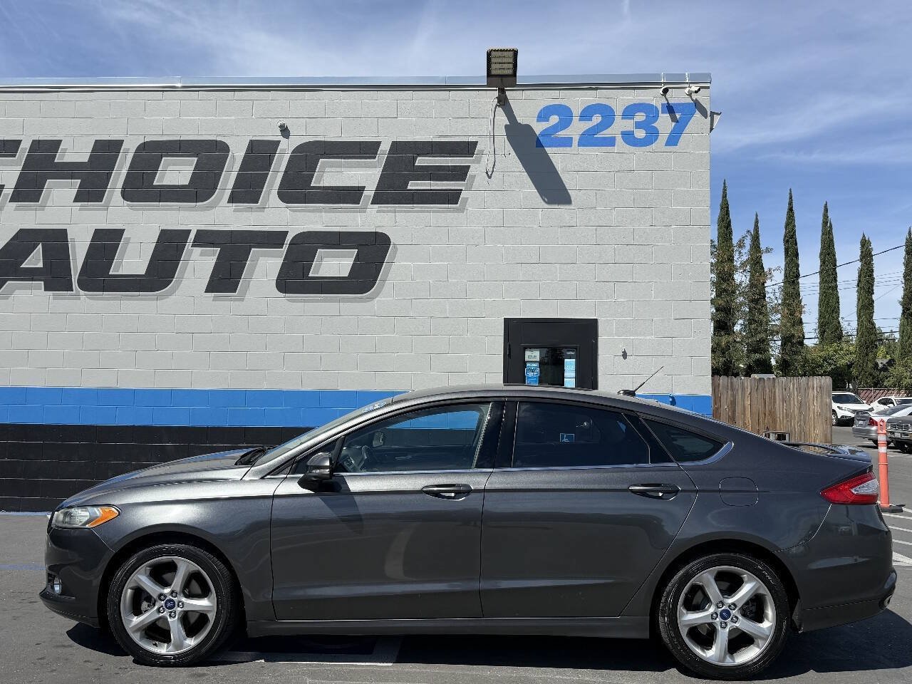 Used 2015 Ford Fusion SE w/ Equipment Group 201A FWD image 21