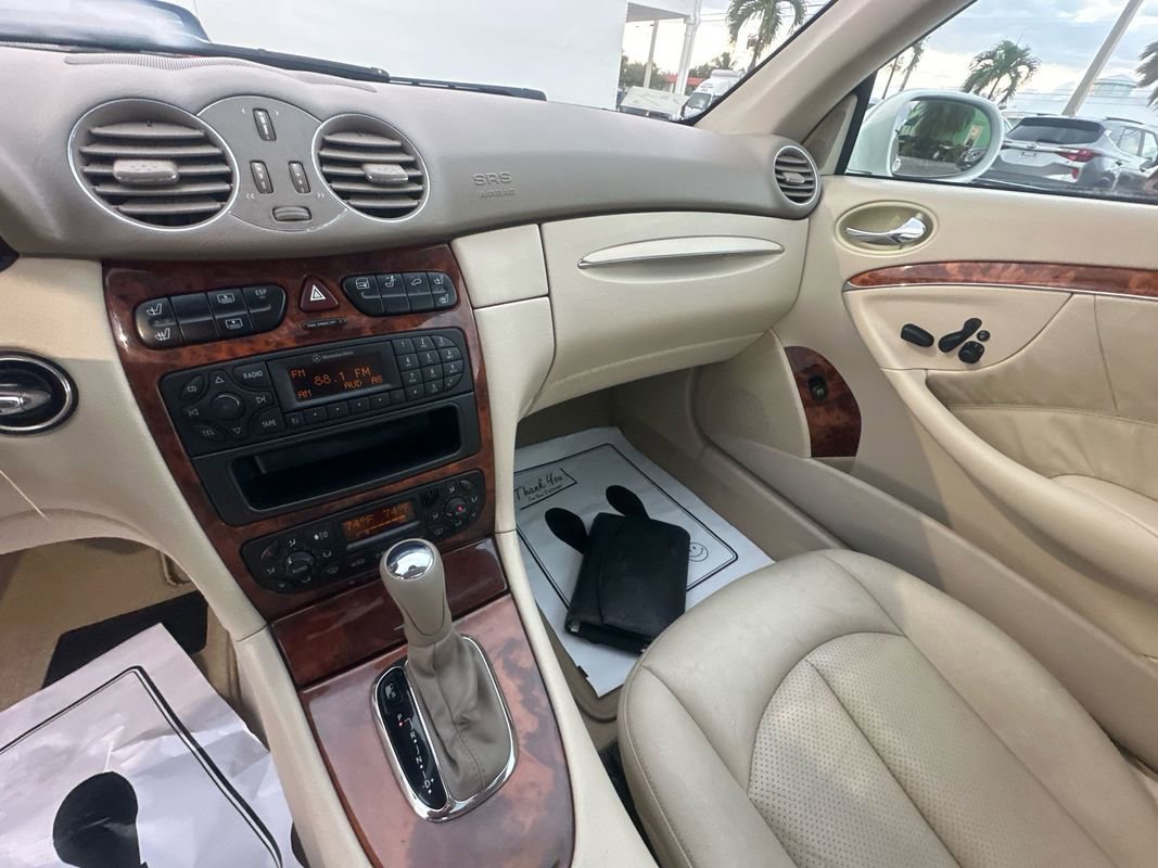 Used 2004 Mercedes-Benz CLK 320 image 22