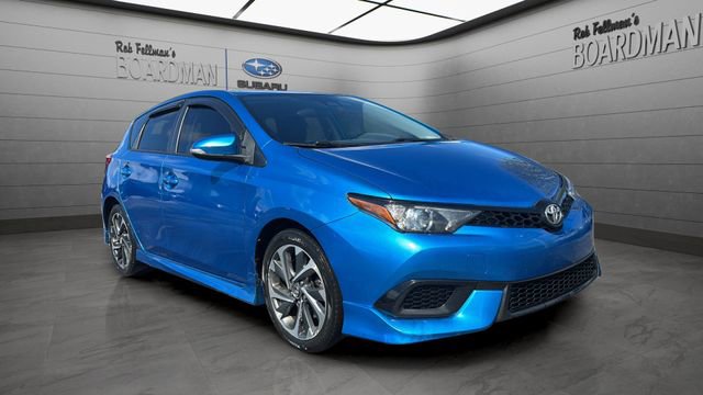 Used 2018 Toyota Corolla iM w/ Carpet Mat Package (TMS) FWD image 2