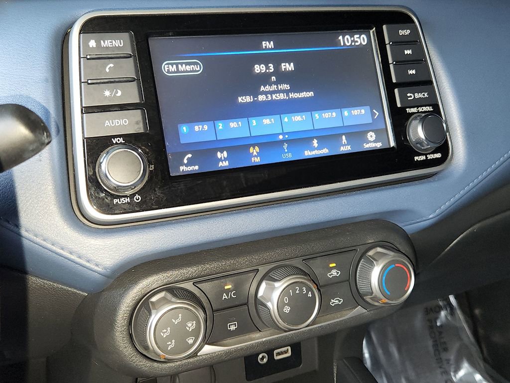 Used 2025 Nissan Versa SV FWD image 31