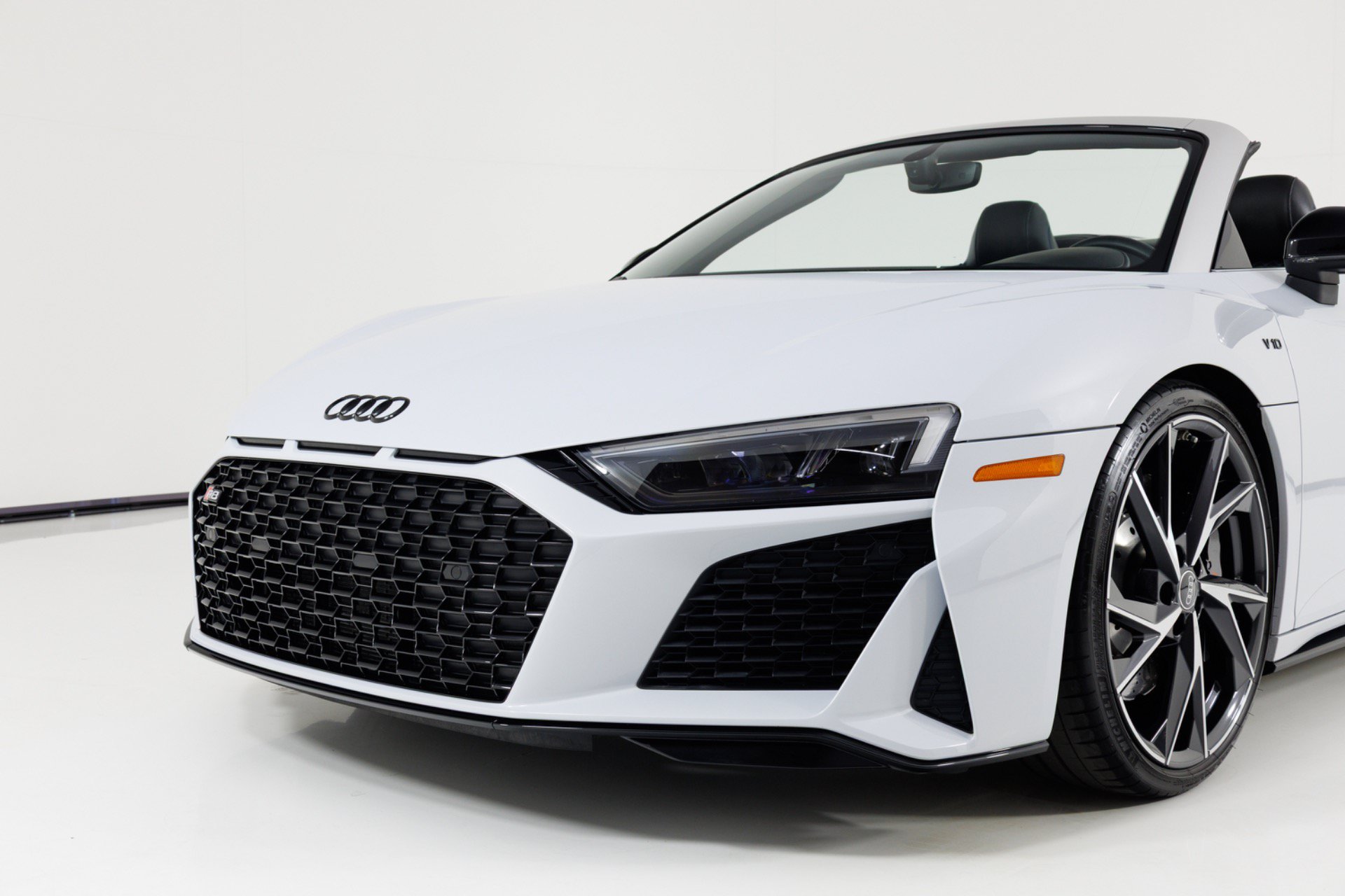 Used 2022 Audi R8 V10 w/ Premium Package RWD image 57