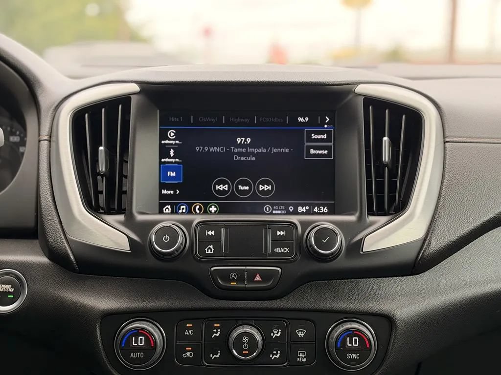 Used 2023 GMC Terrain SLT AWD/4WD image 16