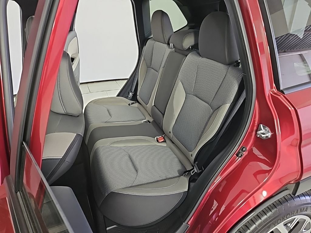 Used 2025 Subaru Forester Premium AWD/4WD image 21