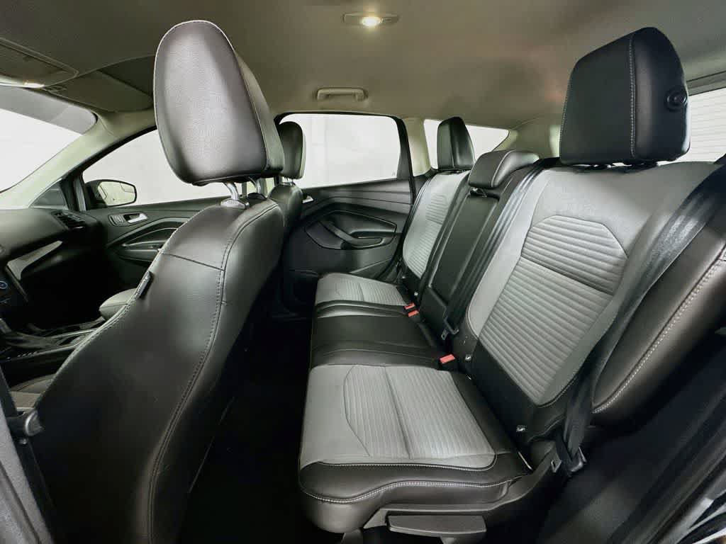 Used 2017 Ford Escape SE w/ SE Sport Appearance Package AWD/4WD image 14