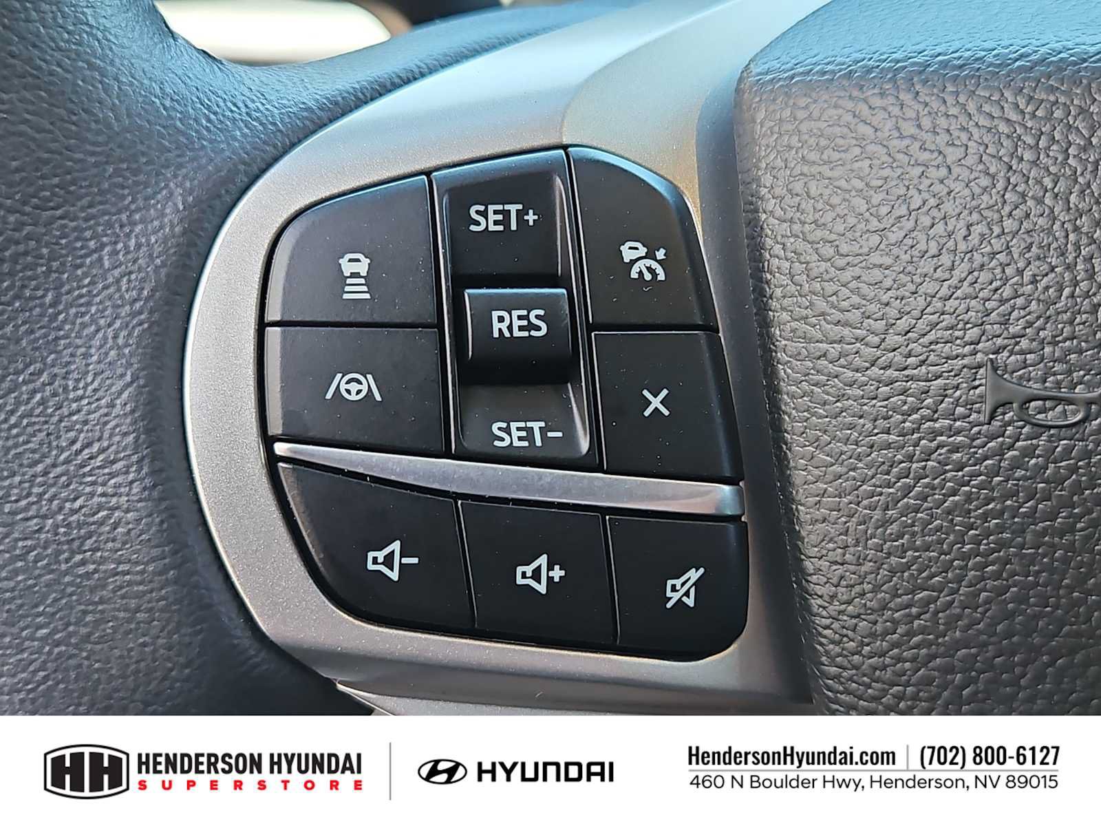 Used 2023 Ford Explorer XLT w/ Equipment Group 202A RWD image 23