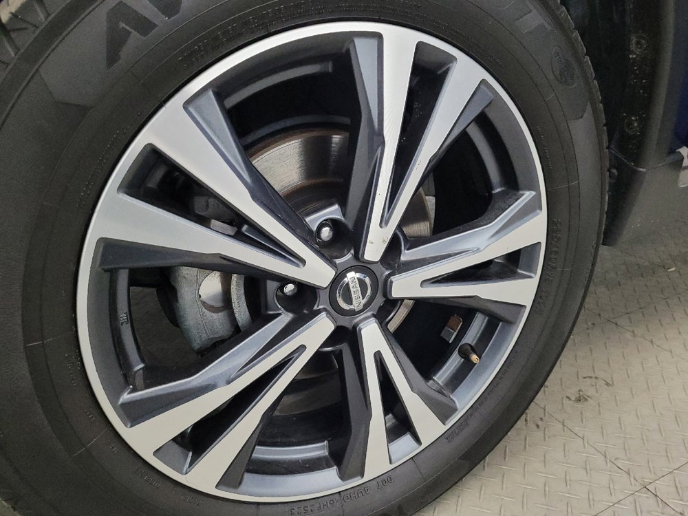 Used 2017 Nissan Rogue SL w/ SL Premium Package image 31