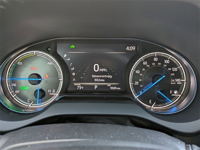 Used 2024 Toyota Venza XLE image 11