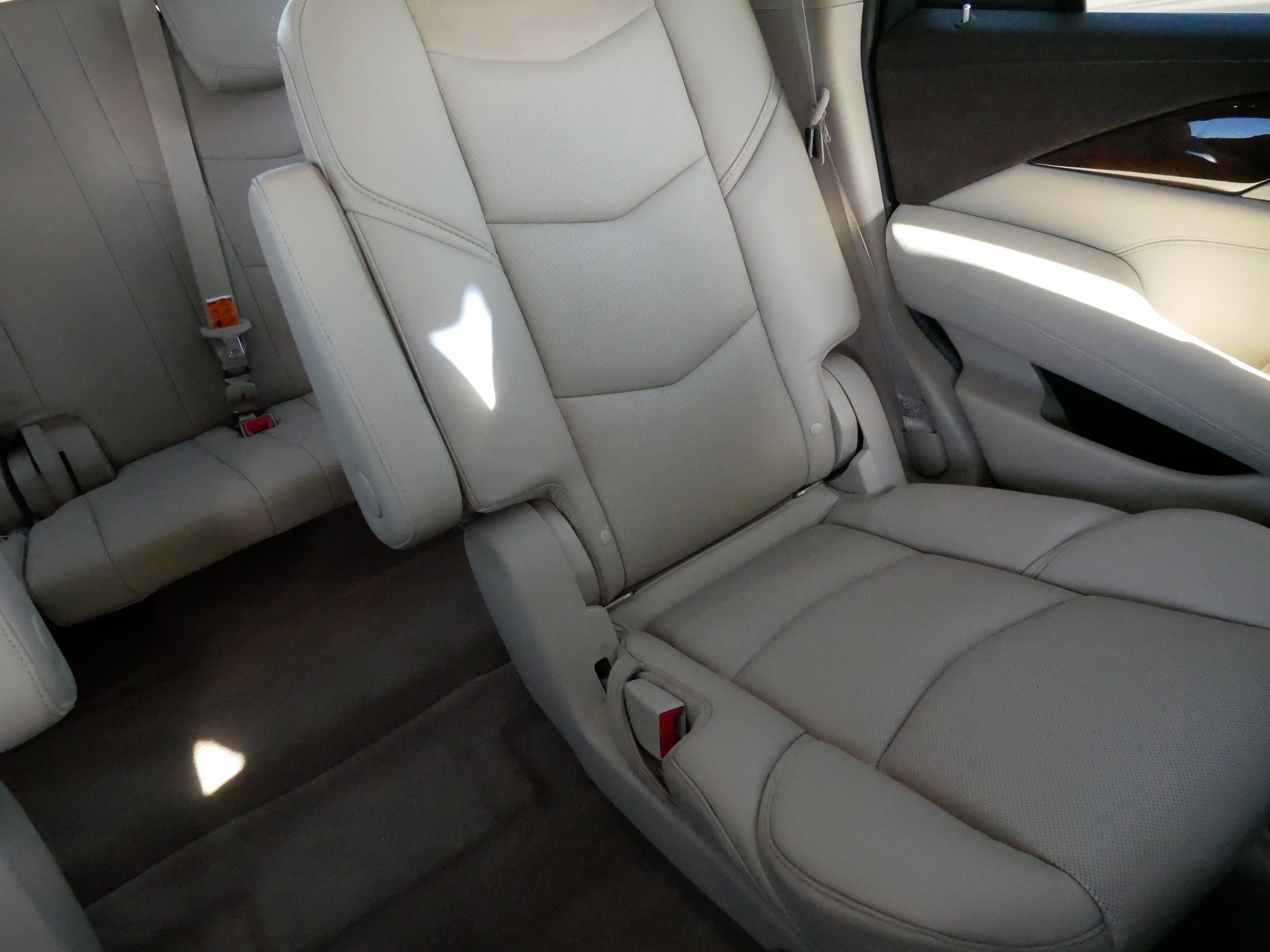 Used 2017 Cadillac Escalade Luxury image 14