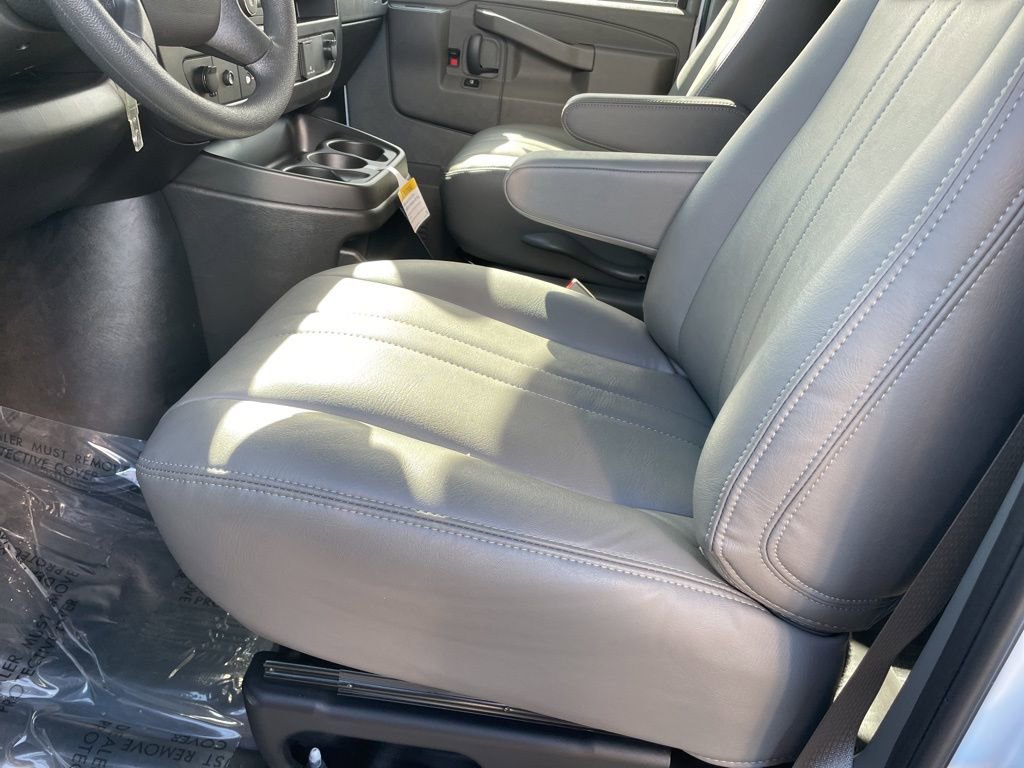New 2025 Chevrolet Express 2500 Work Van image 8