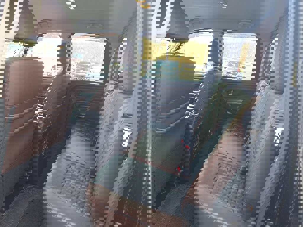 Used 2019 Nissan Titan Platinum Reserve w/ Platinum Utility Package image 15