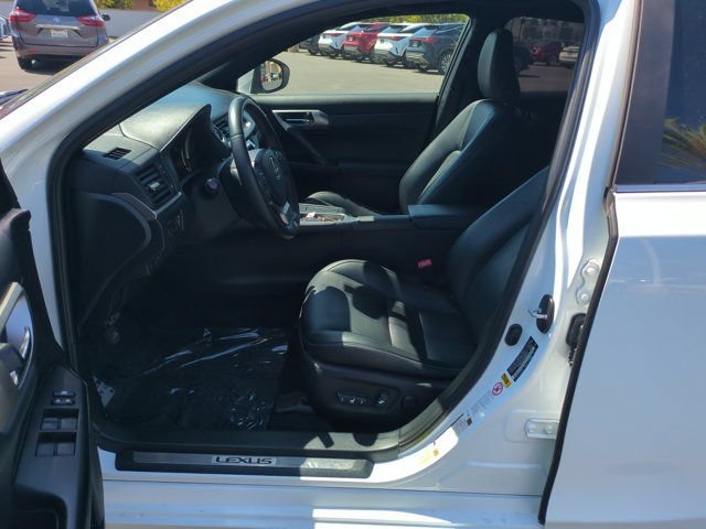 Used 2015 Lexus CT 200h w/ F Sport w/Nuluxe Interior FWD image 11