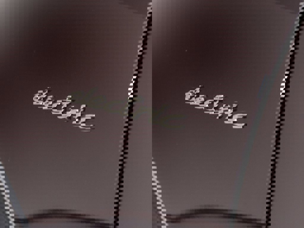 New 2025 Porsche Macan Turbo Electric image 19