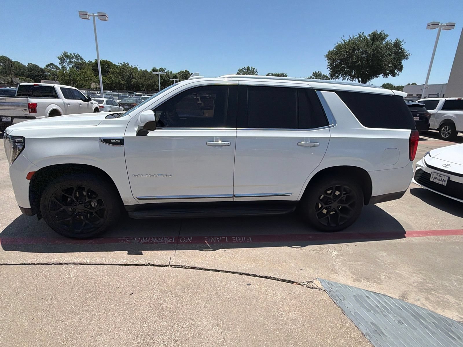Used 2021 GMC Yukon SLT AWD/4WD image 5