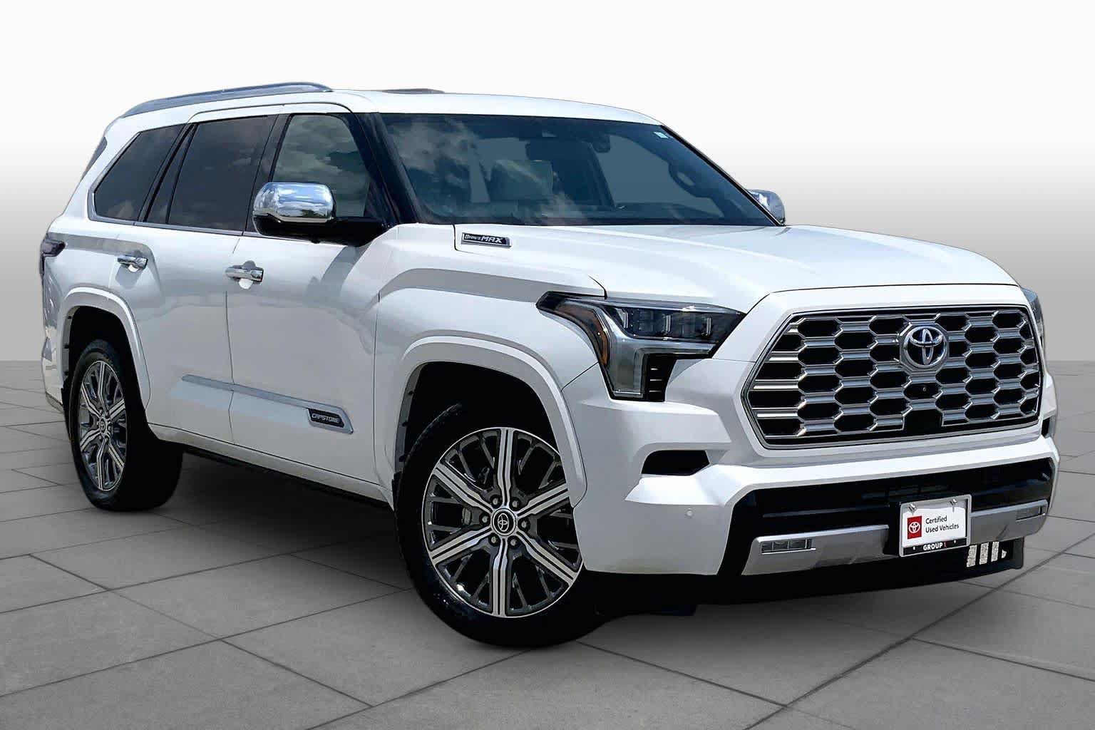 Used 2023 Toyota Sequoia Capstone RWD image 3