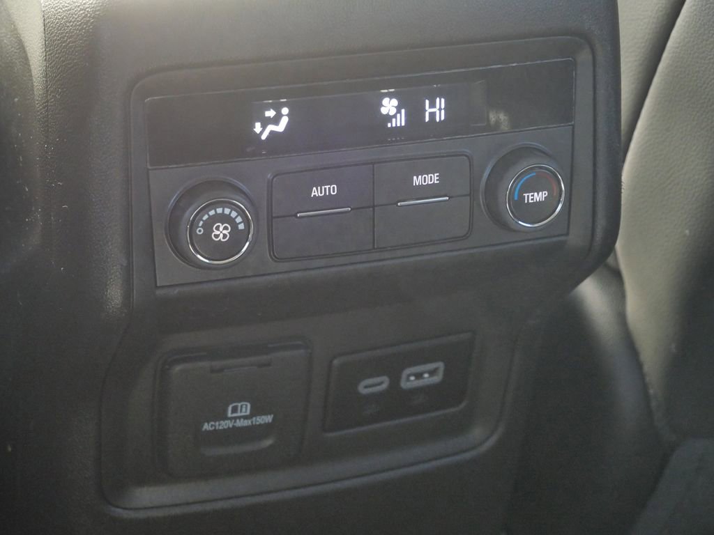 Used 2023 GMC Acadia SLT image 31