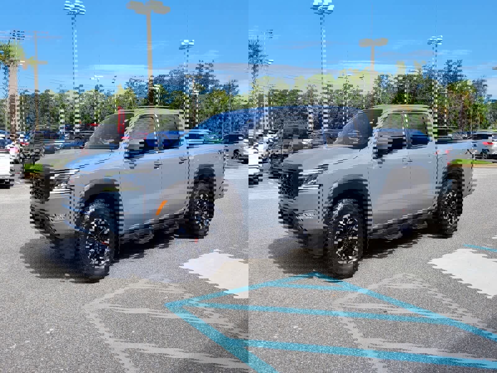 Used 2023 Nissan Frontier Pro-X w/ Pro Convenience Package image 2