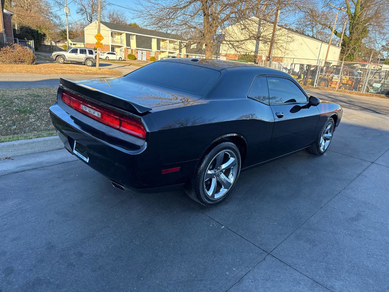 Used 2014 Dodge Challenger R/T Plus RWD image 4