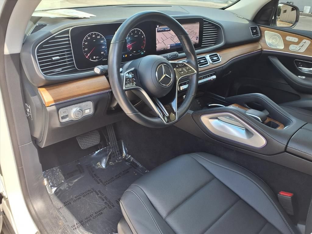 Used 2025 Mercedes-Benz GLE 350 4MATIC w/ Winter Package image 18