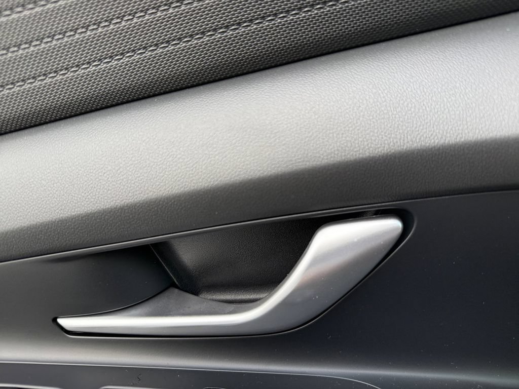 New 2026 Hyundai Elantra SE FWD image 26