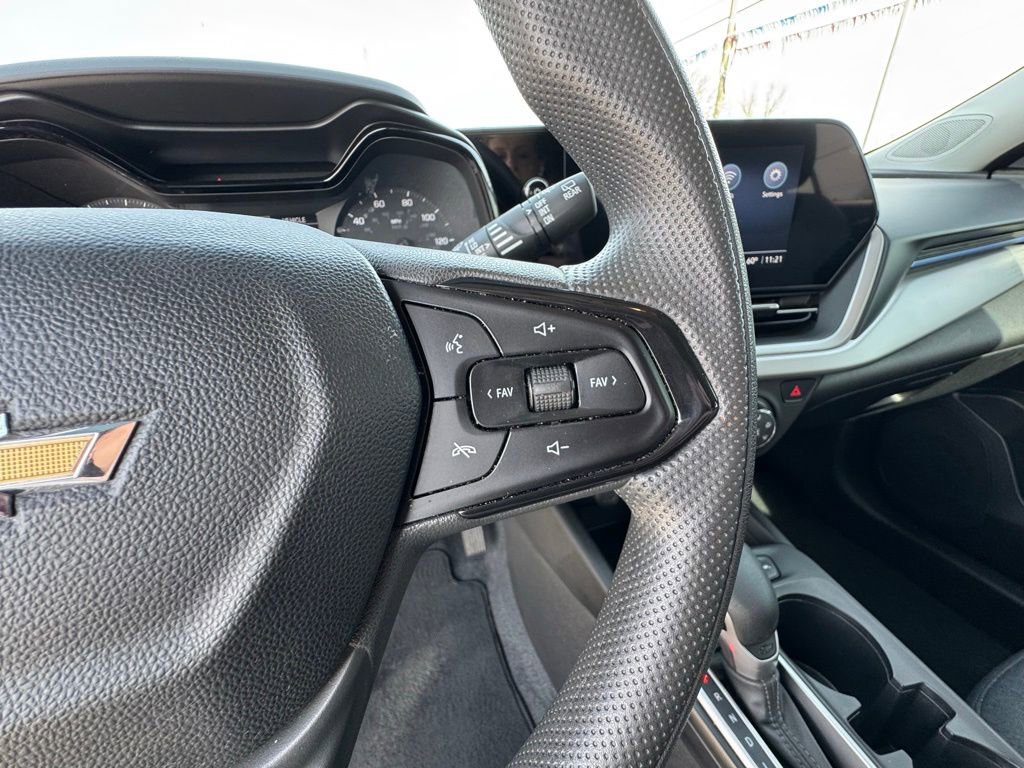 Used 2024 Chevrolet Trax LS w/ LS Convenience Package image 21