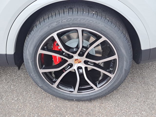 New 2026 Porsche Cayenne S AWD/4WD image 11