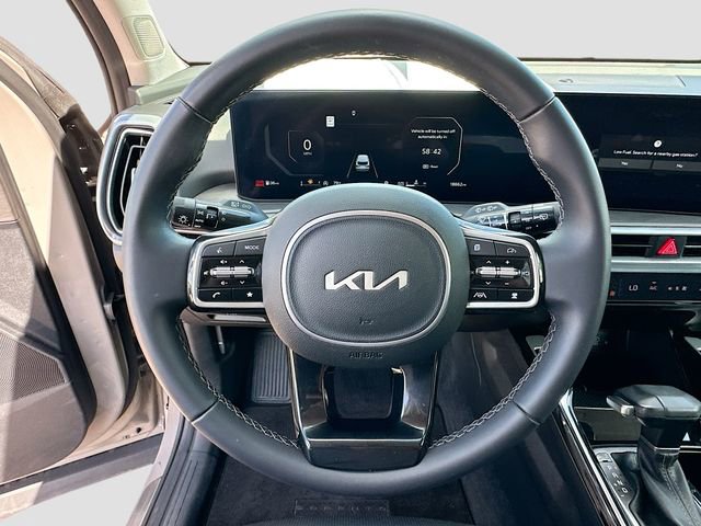 Used 2025 Kia Sorento SX AWD/4WD image 11