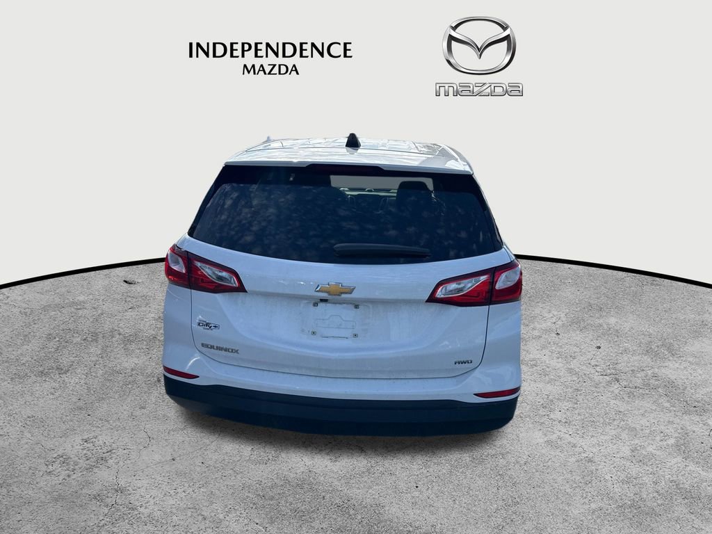 Used 2021 Chevrolet Equinox LS w/ LS Convenience Package image 4