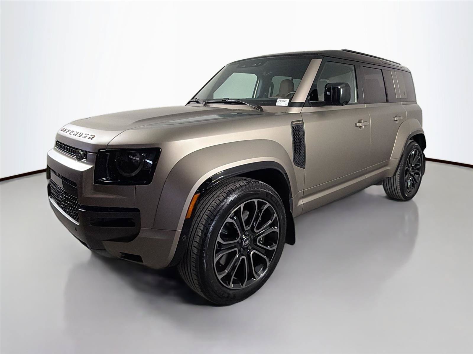 Certified 2025 Land Rover Defender 110 AWD/4WD image 1