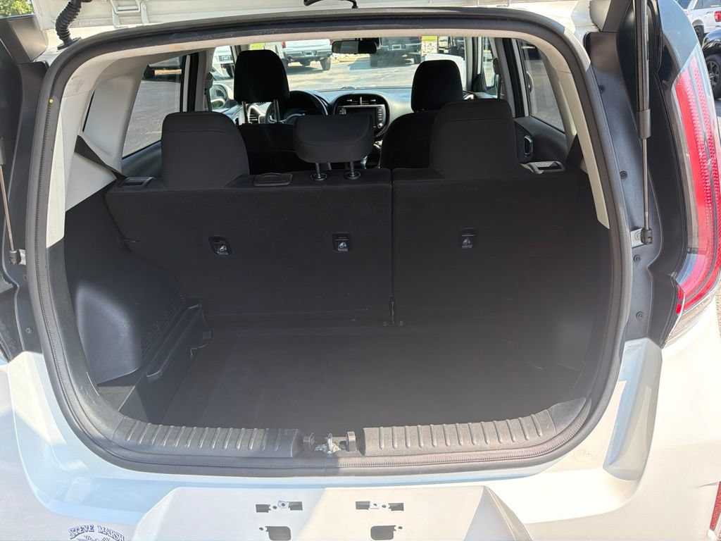 Used 2024 Kia Soul LX w/ Option Group 015 FWD image 10