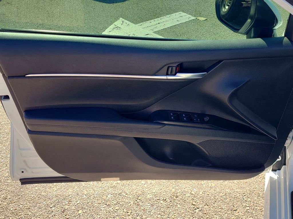 Used 2019 Toyota Camry LE image 27