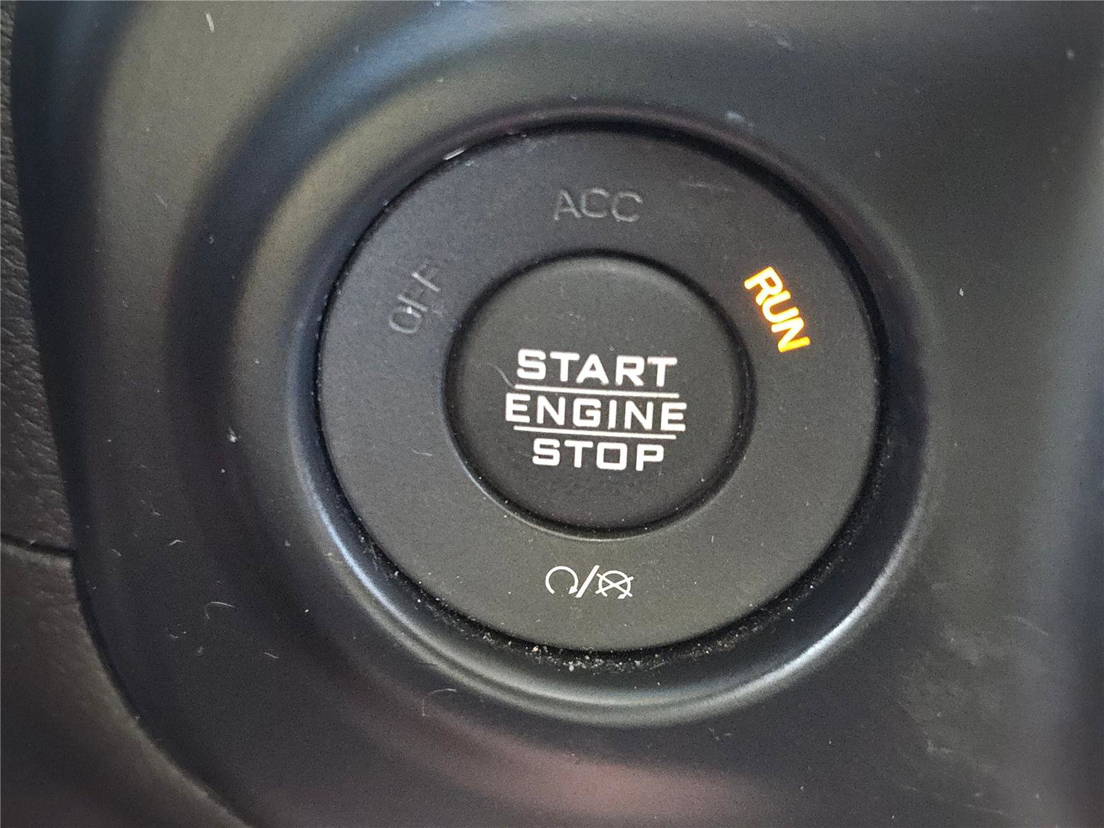 Certified 2018 Jeep Wrangler Unlimited Sahara image 31