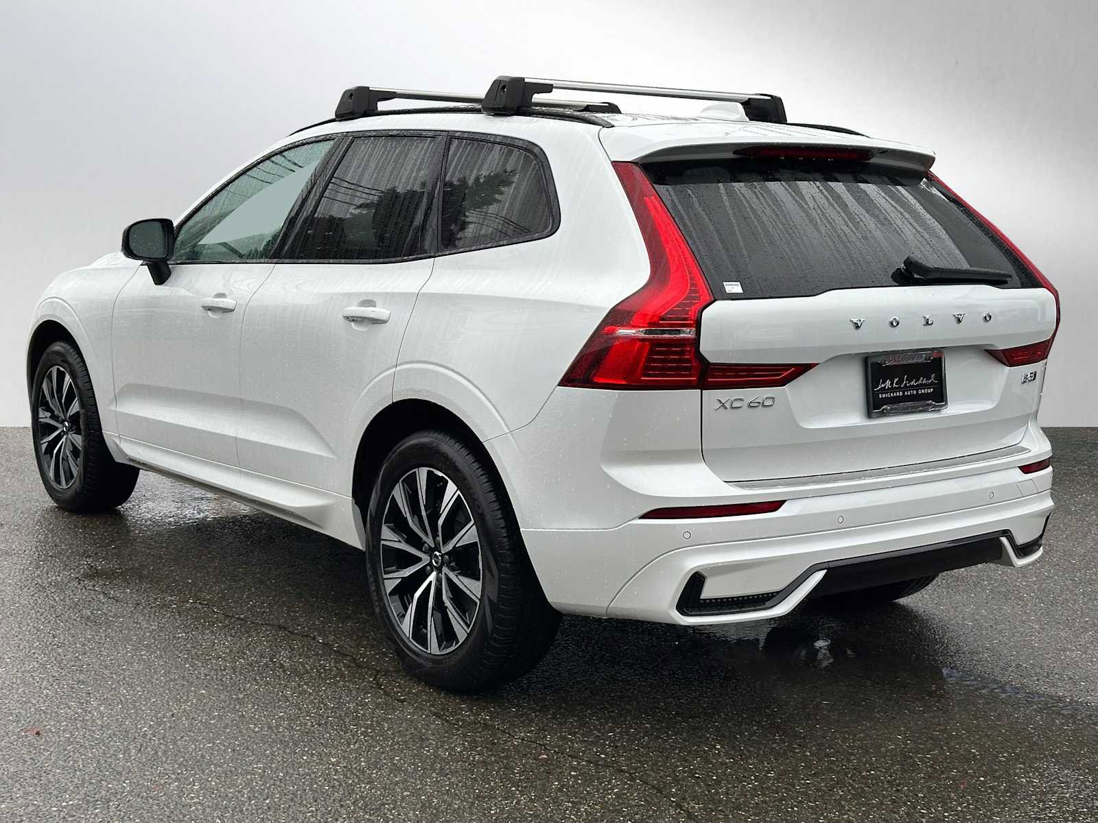 Used 2025 Volvo XC60 B5 Core w/ Protection Package Premier image 5