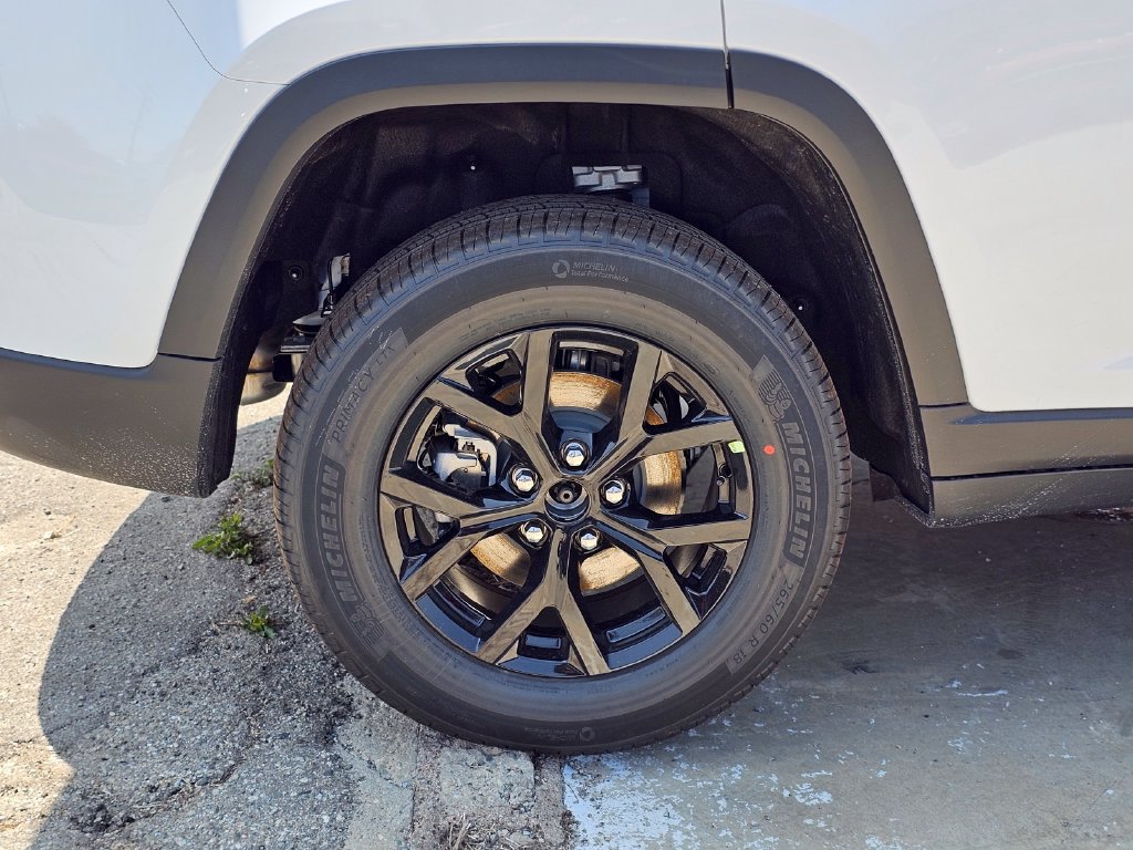 New 2026 Jeep Grand Cherokee Altitude RWD image 9