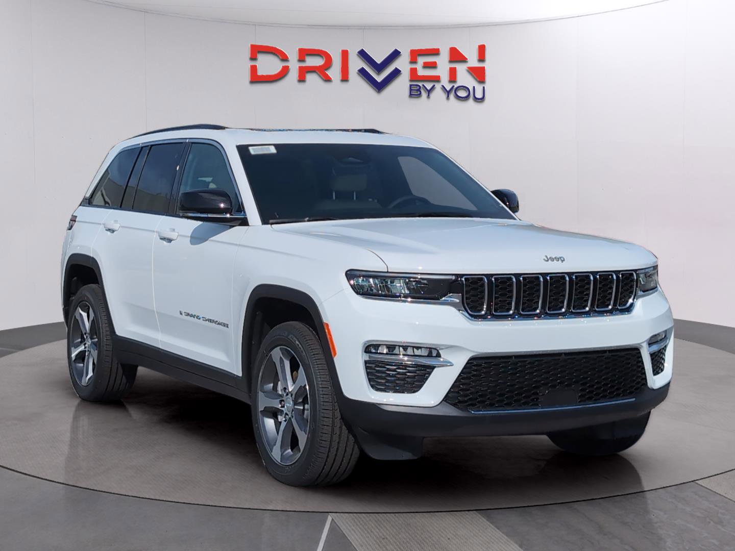 New 2025 Jeep Grand Cherokee Limited w/ Trailer Tow Package image 13