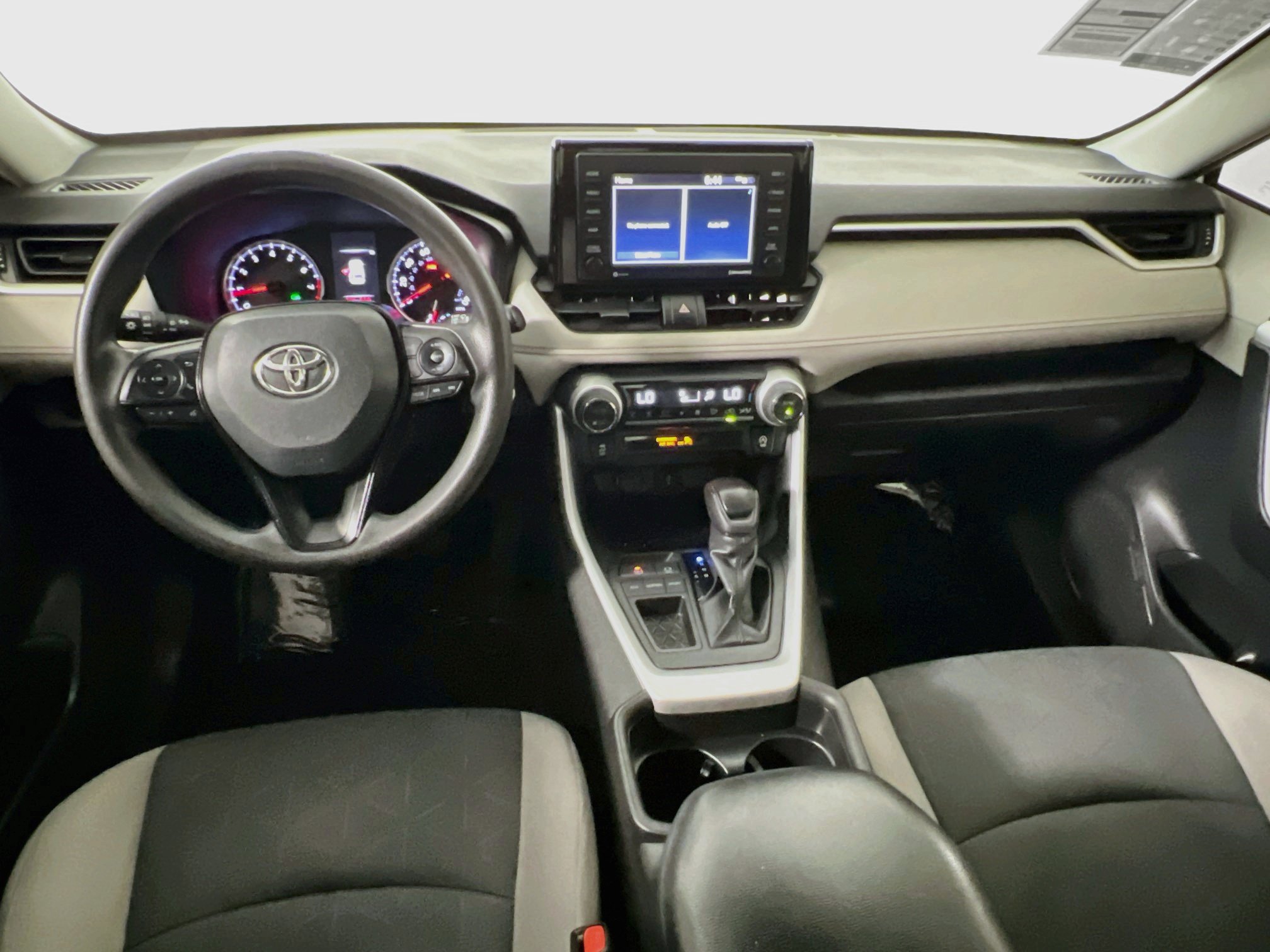 Used 2021 Toyota RAV4 XLE FWD image 30