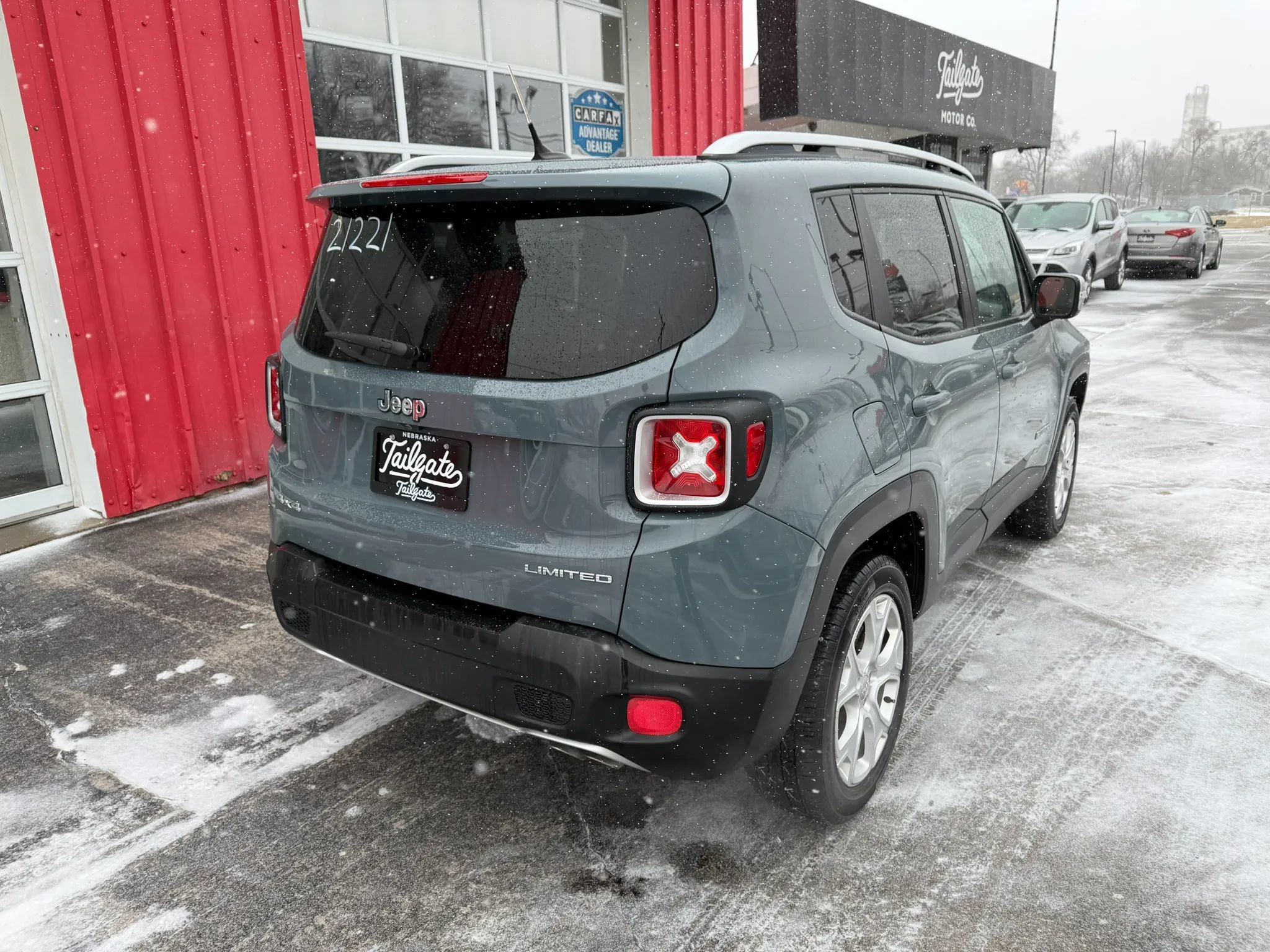 Used 2017 Jeep Renegade Limited AWD/4WD image 7