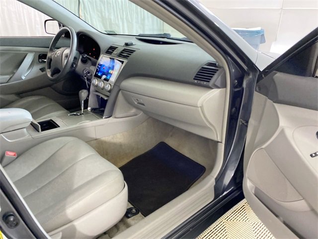 Used 2011 Toyota Camry LE image 36
