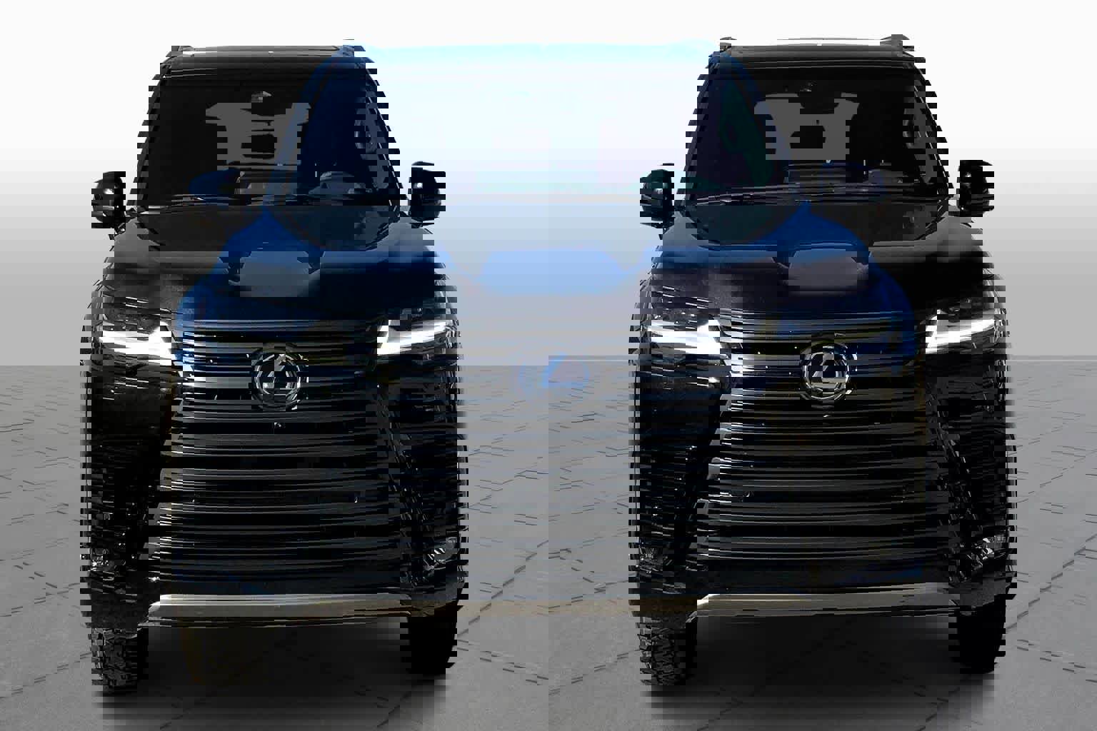 Used 2026 Lexus LX 700h Overtrail image 4