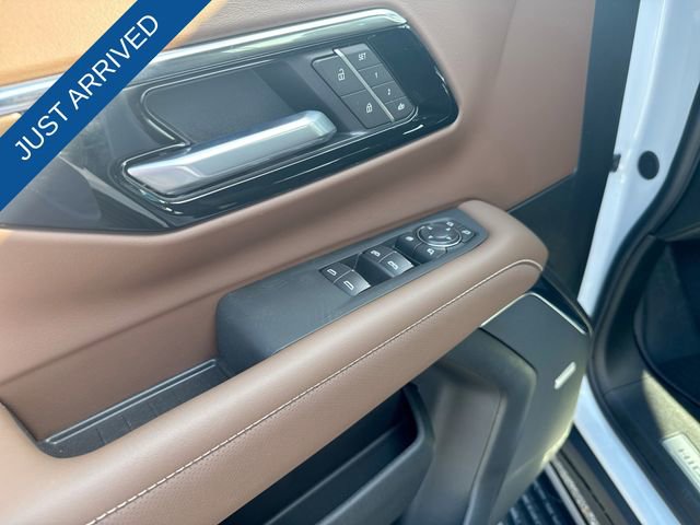 New 2026 Chevrolet Suburban High Country image 13