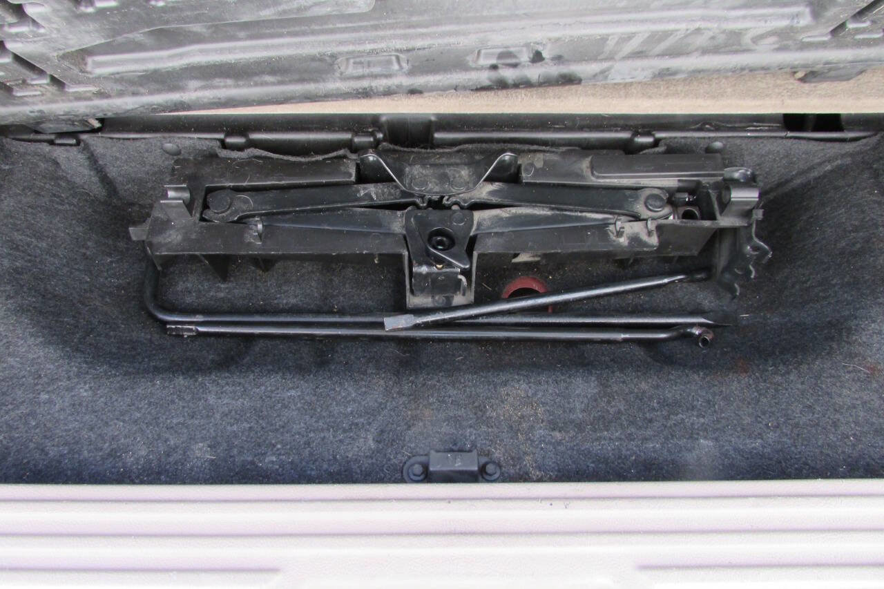 Used 2003 Ford Expedition Eddie Bauer image 31