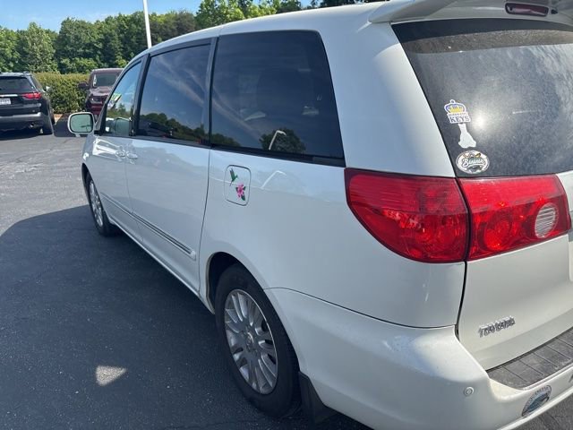 Used 2010 Toyota Sienna XLE Limited FWD image 10